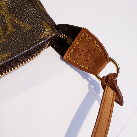 Louis Vuitton | Monogram Canvas Pochette Bag - Picture 2 of 8